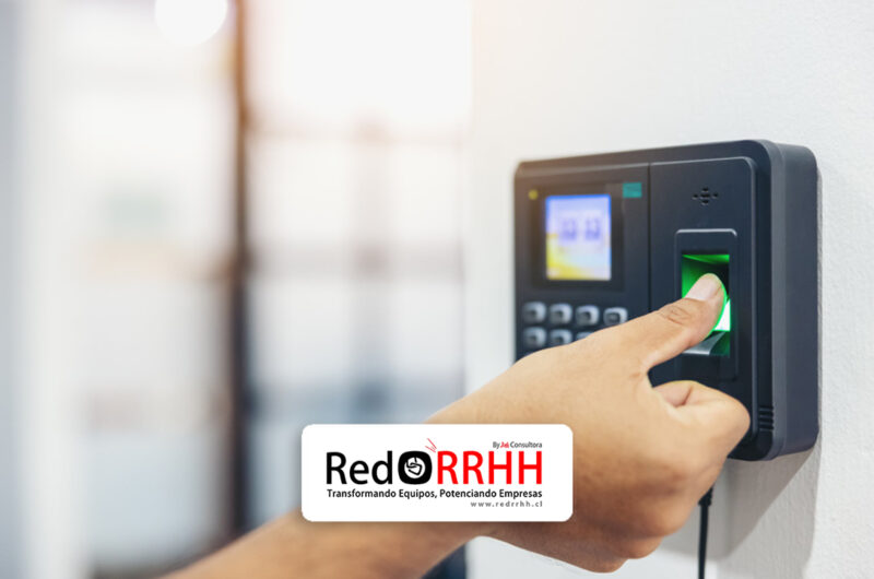 En Chile, donde las normativas laborales evolucionan hacia una mayor protección de la calidad de vida, contar con un sistema moderno de asistencia beneficia tanto al empleador como al colaborador.